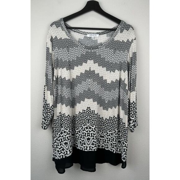 Rose & Olive Top Womens Size 2X Black White 3/4 Sleeve Geometric Artsy Stretch - Picture 1 of 12